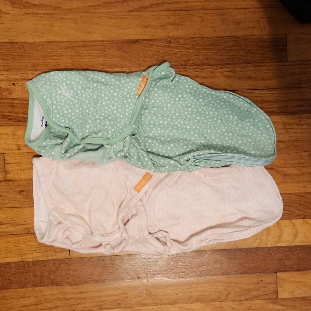 2x SwaddleMe Velcro/Zipper Swaddles